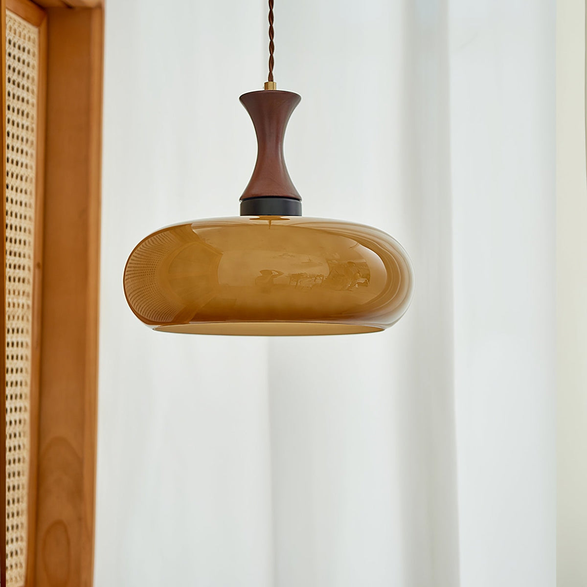 Suspension à brancher en verre ambré