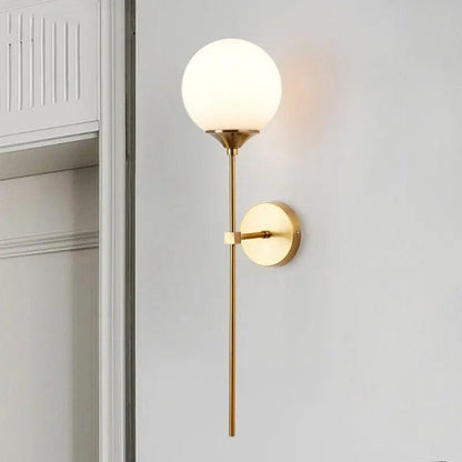 Applique murale Velmira mi-siècle à globe en verre