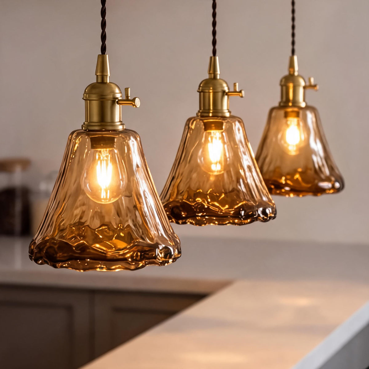 Suspension vintage en laiton et ambre