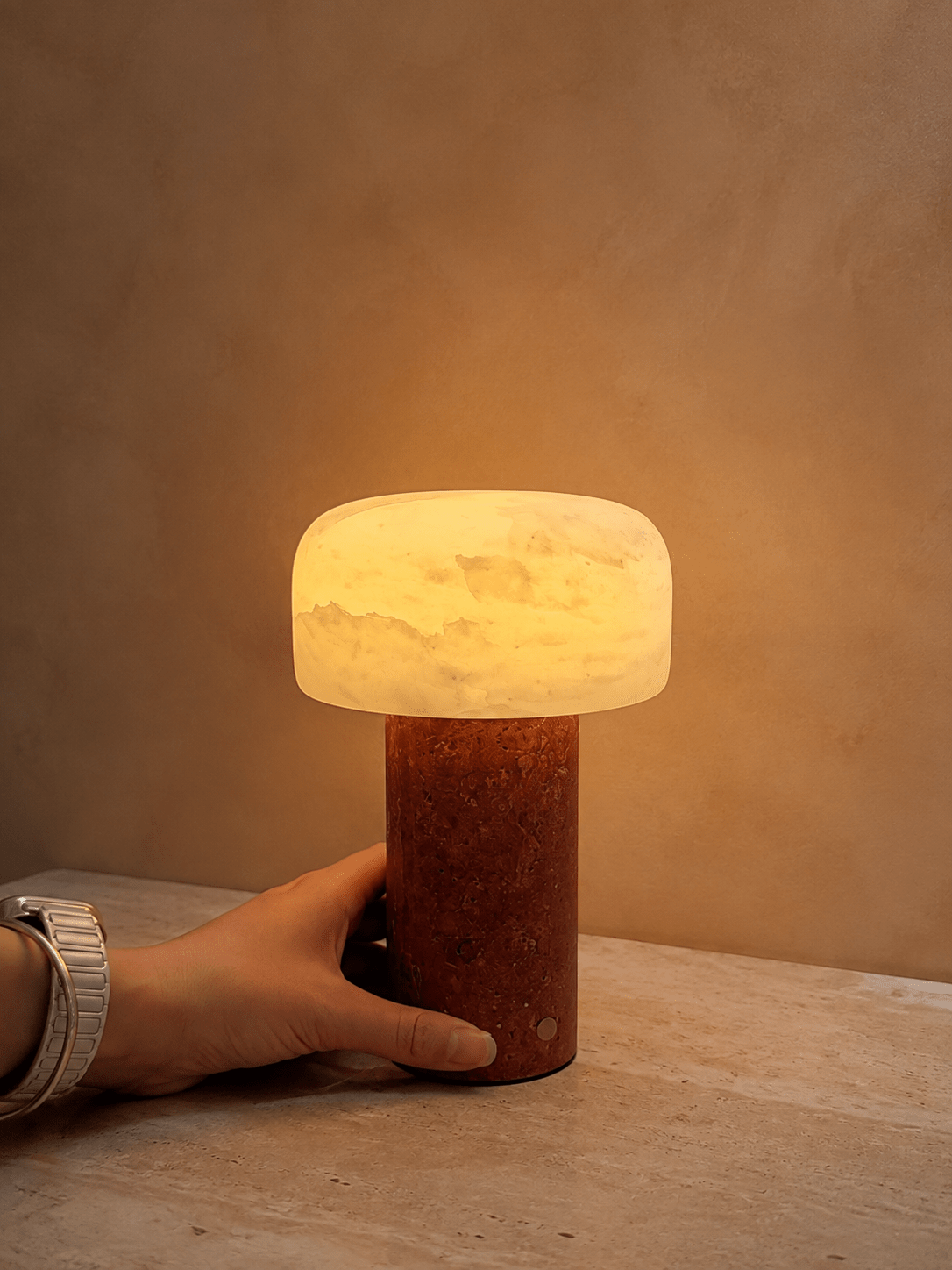 Lampe de table Wabi-Sabi en travertin Brenvale