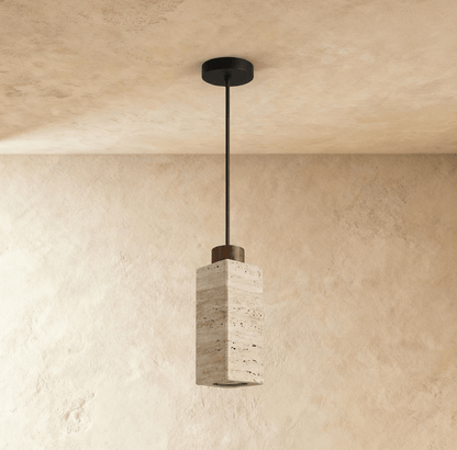 Suspension fine en bois et travertin