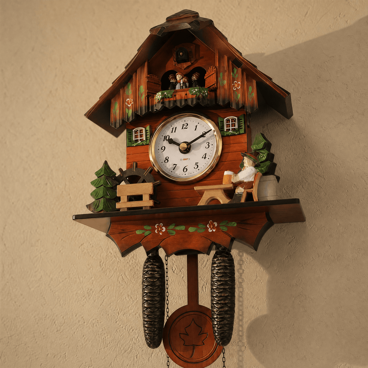 Horloge à coucou rustique en bois Corlinda