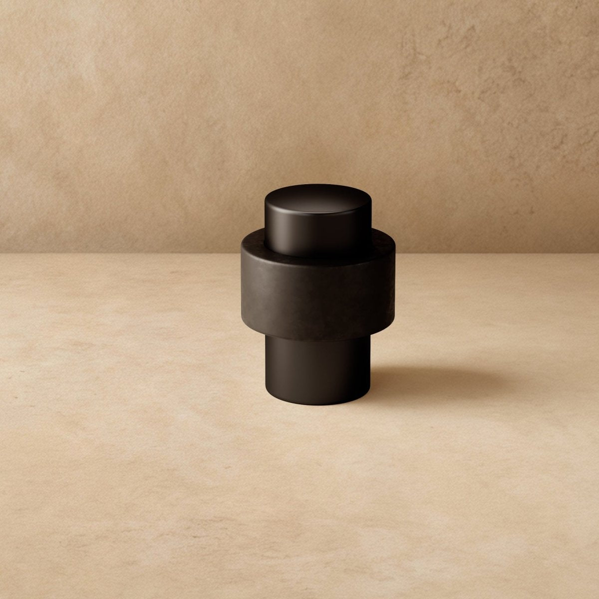 Butée de porte au sol minimaliste en laiton Nelvora