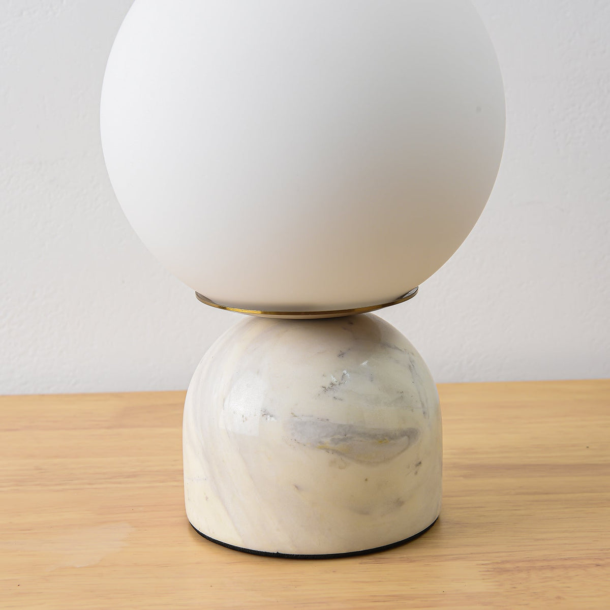 Lampe de table minimaliste en marbre Ulvane