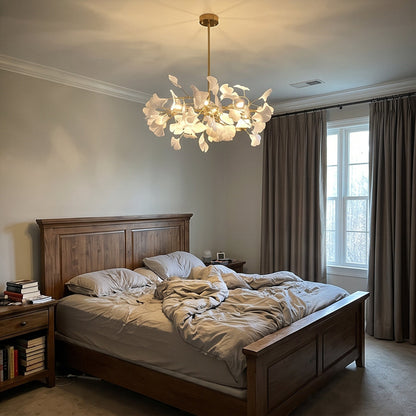 Lustre en laiton à pétales en céramique