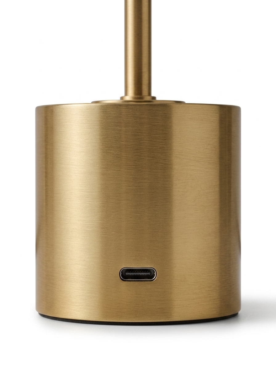 Lampe de table en laiton mid-century Pravena