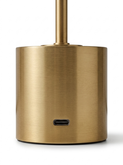 Lampe de table en laiton mid-century Pravena