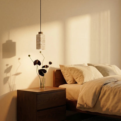 Suspension fine en bois et travertin