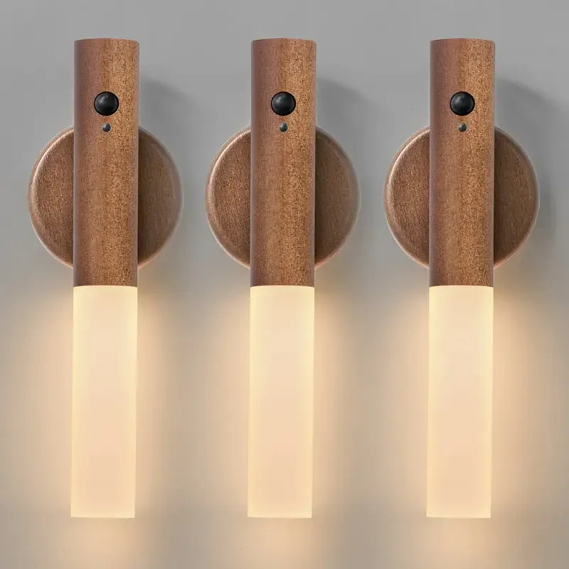 Applique murale minimaliste en bois Oakmira avec détecteur de mouvement