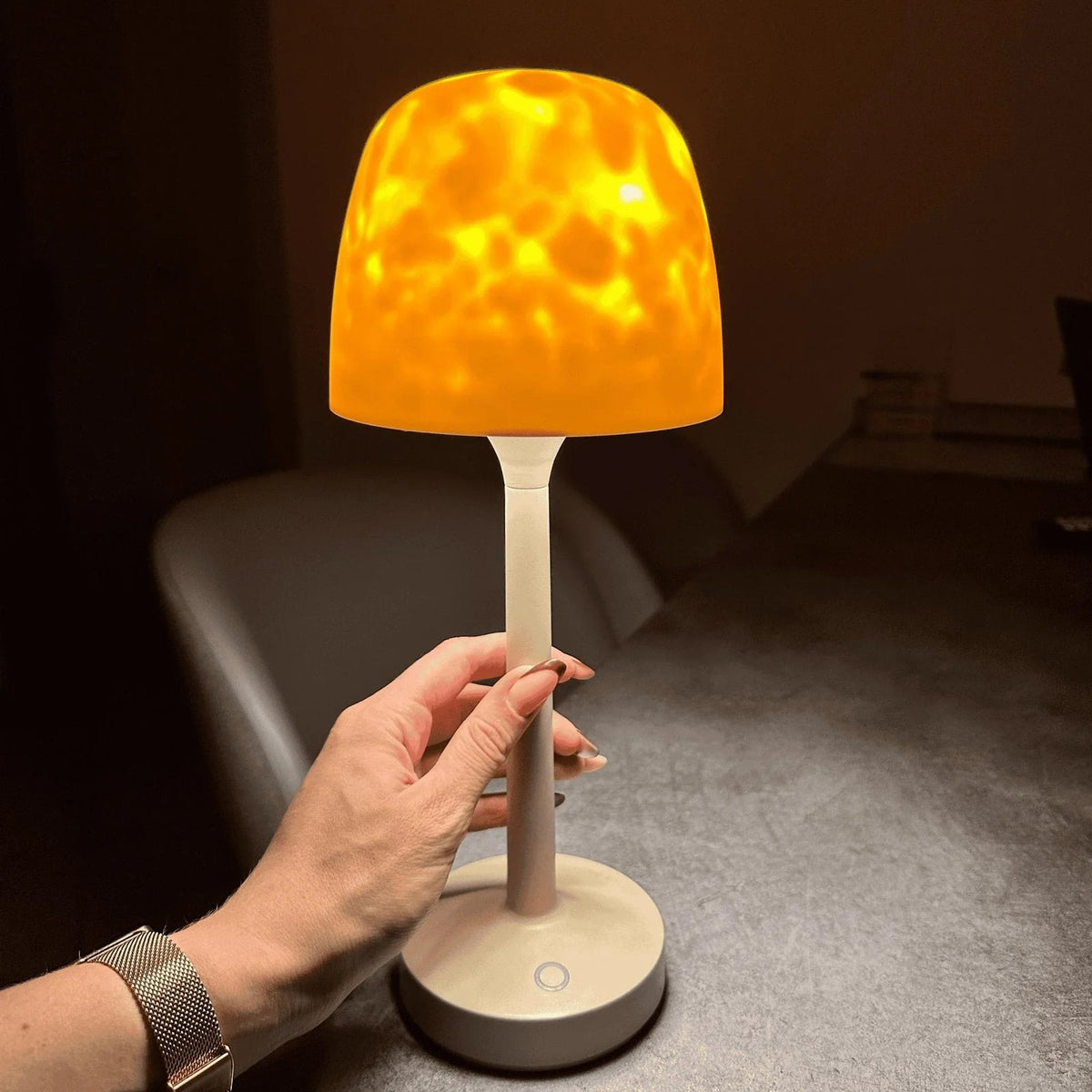 Lampe de table minimaliste Doreth en albâtre