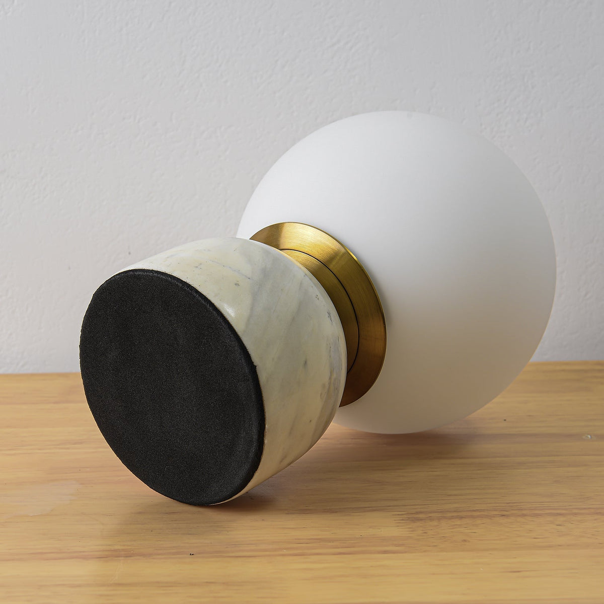 Lampe de table minimaliste en marbre Ulvane
