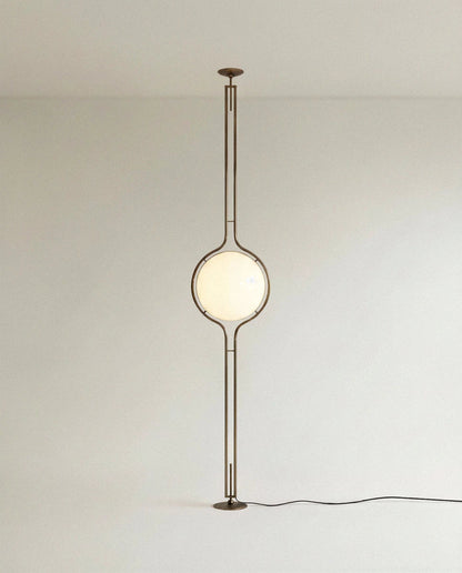 Lampadaire du sol au plafond en métal Pelvaro au style du milieu du siècle