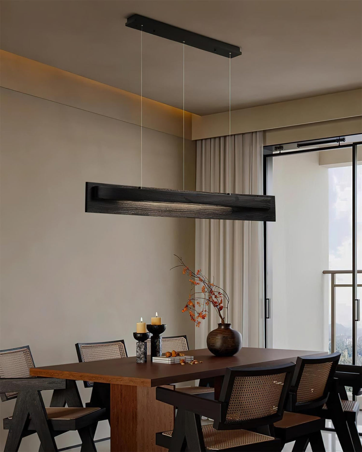 Lustre linéaire en bois et LED