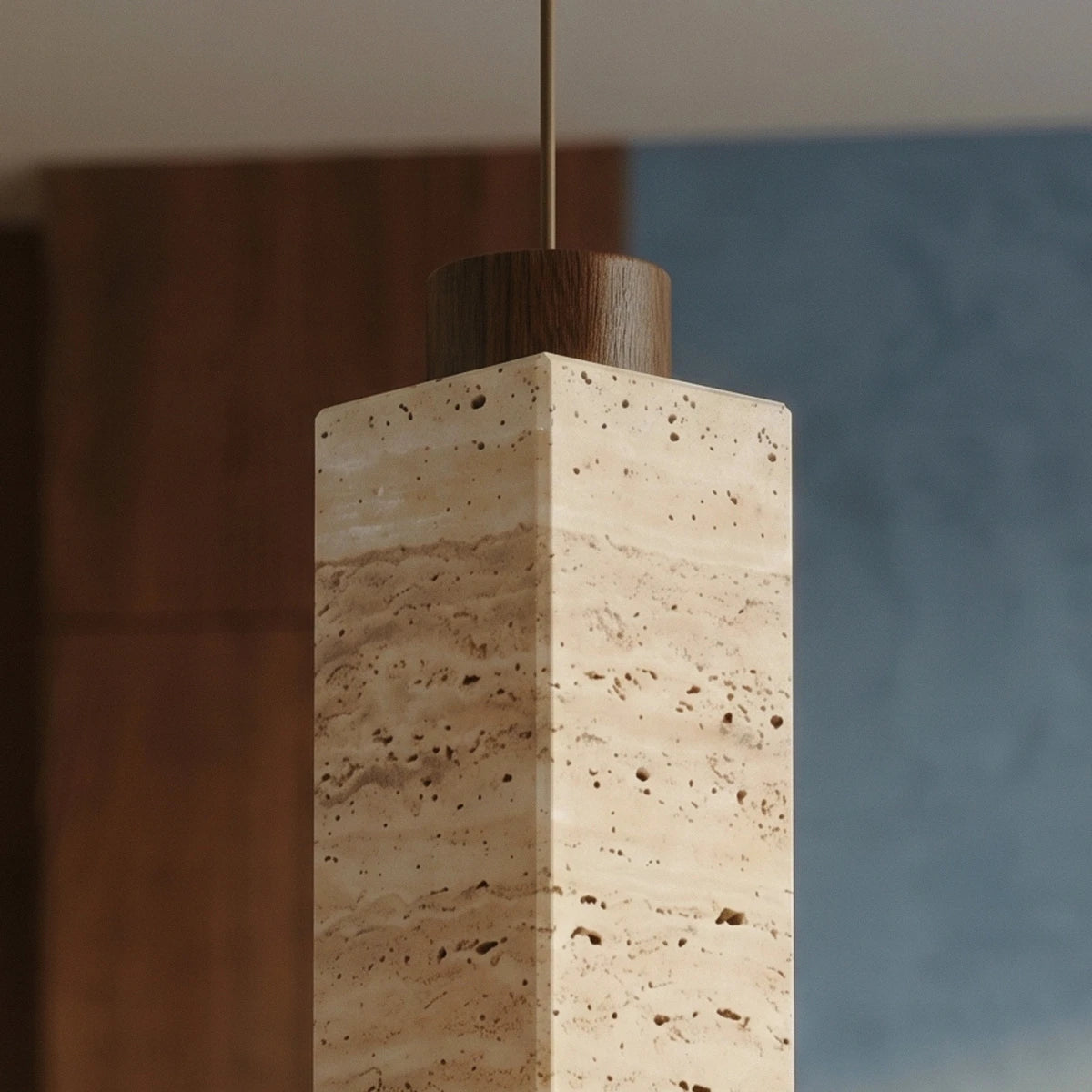 Suspension fine en bois et travertin