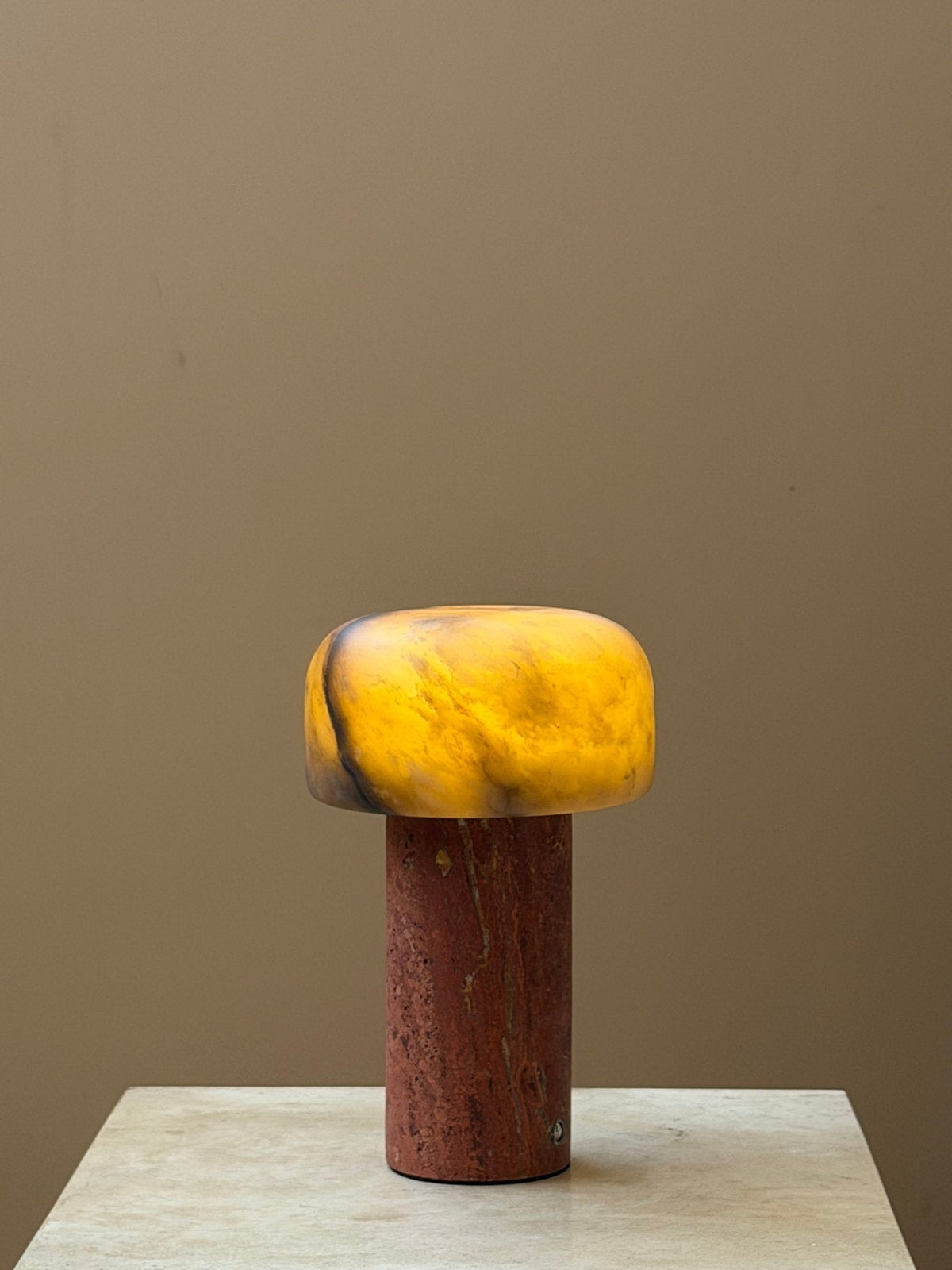Lampe de table Wabi-Sabi en travertin Brenvale