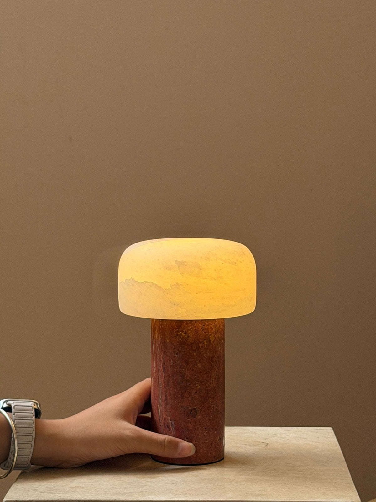 Lampe de table Wabi-Sabi en travertin Brenvale