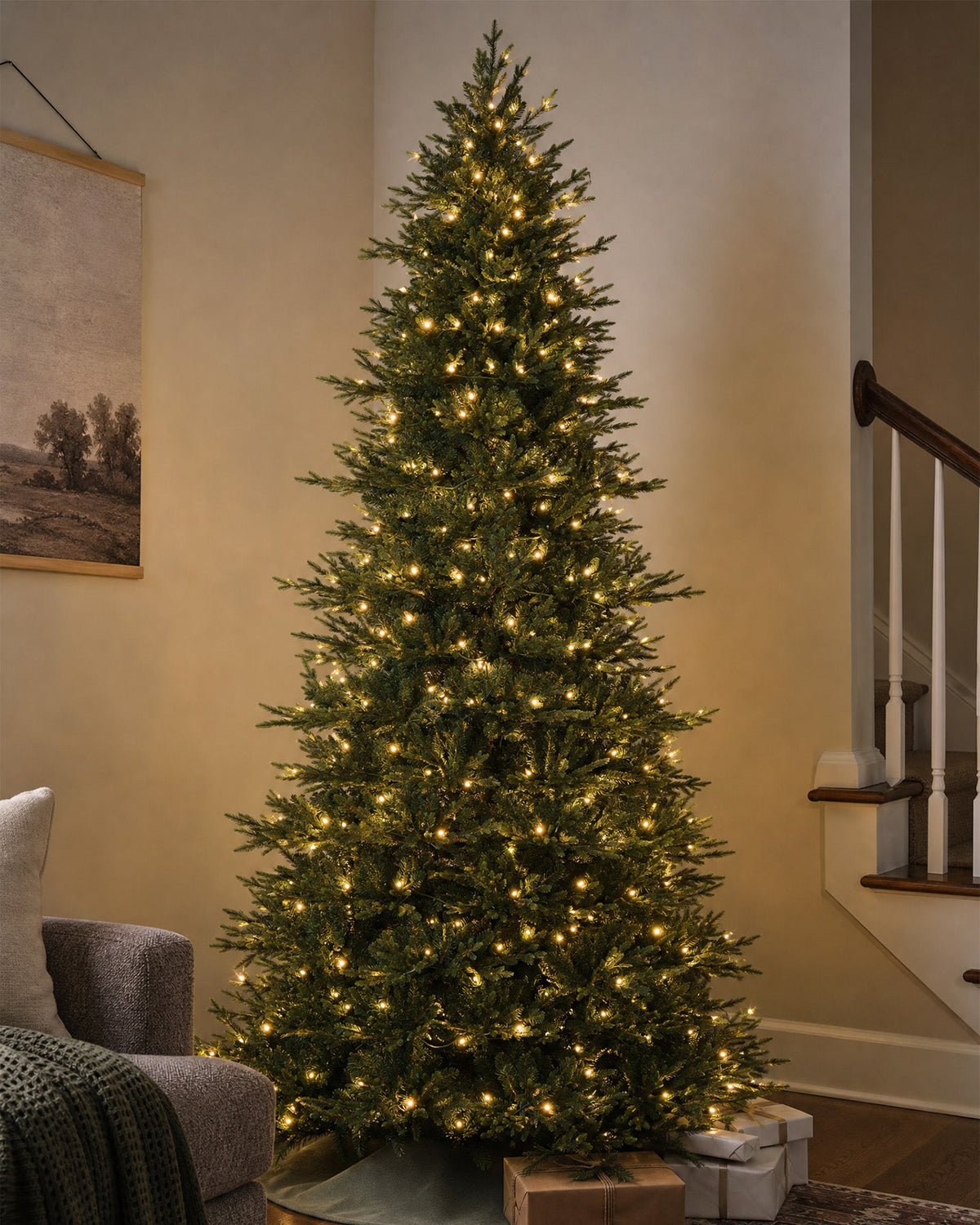 Sapin de Noël Skovra Classic PE/PVC de 12ft avec éclairage intégré