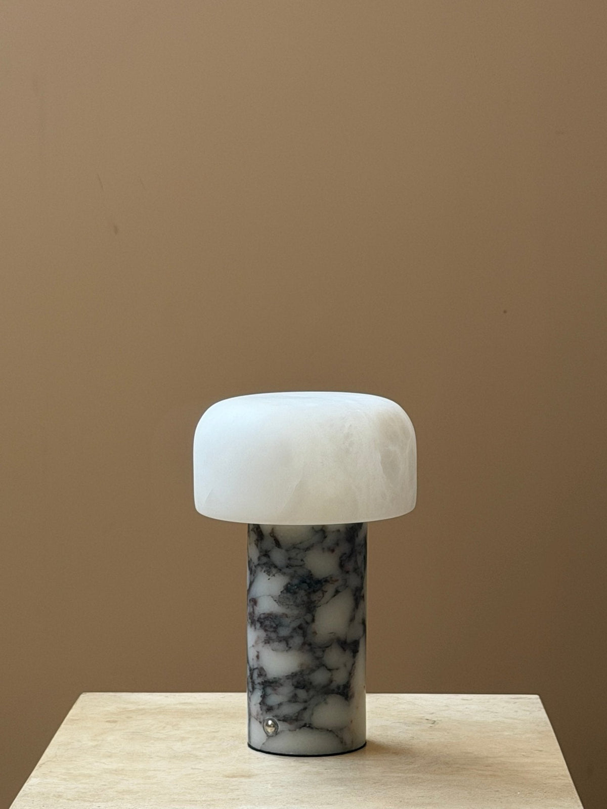 Lampe de table Wabi-Sabi en travertin Brenvale
