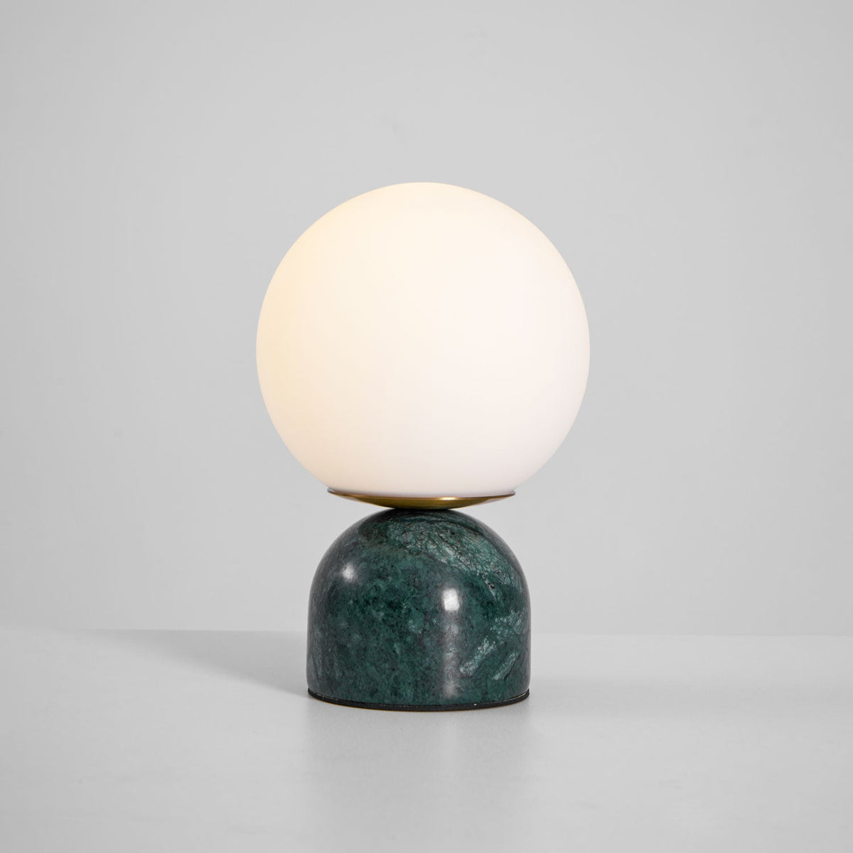 Lampe de table minimaliste en marbre Ulvane