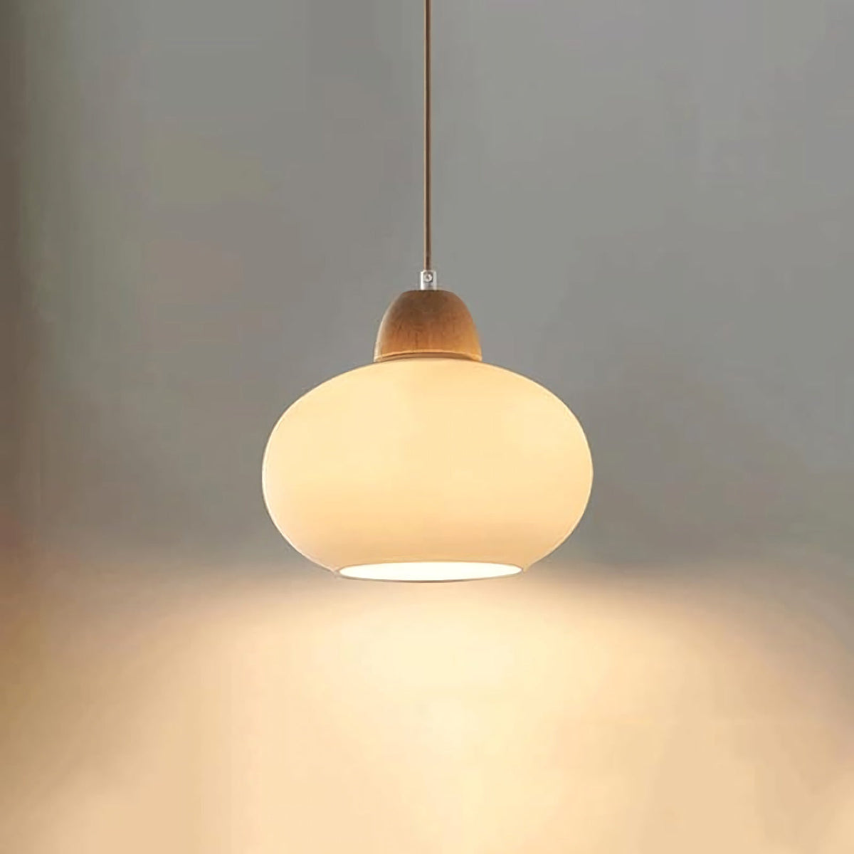 Suspension en bois et verre opalin#+#+#+#+