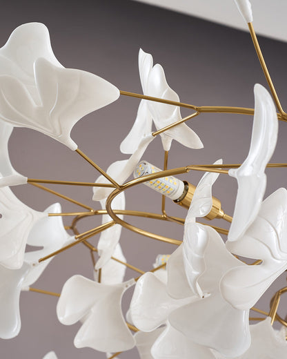 Lustre en laiton à pétales en céramique