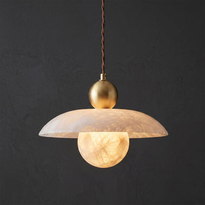 Suspension boule en albâtre et laiton