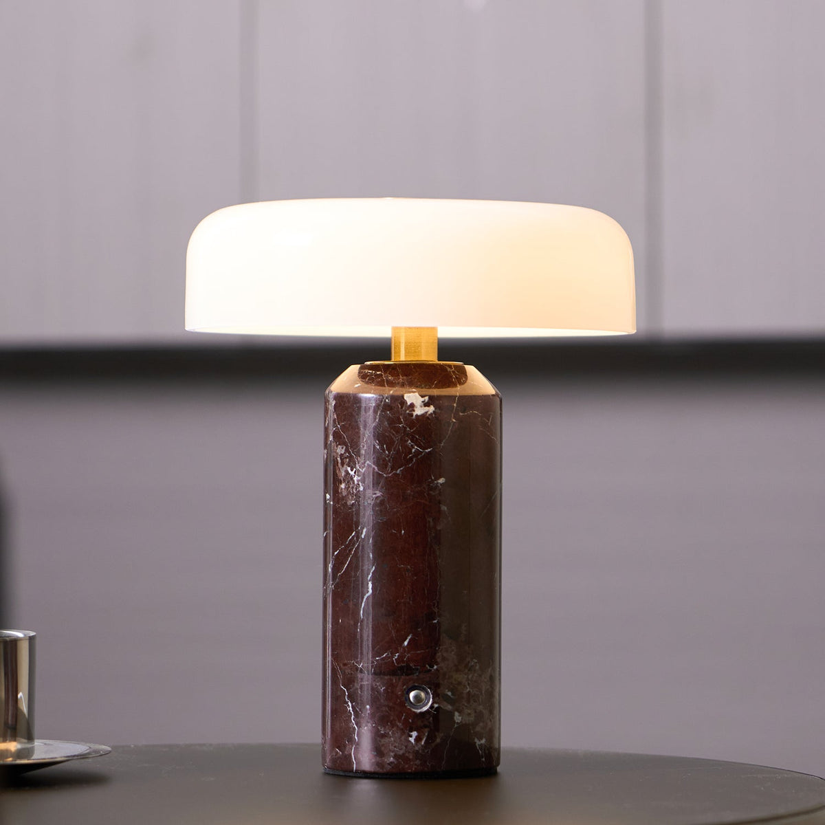 Lampe de table en marbre art déco Vestara