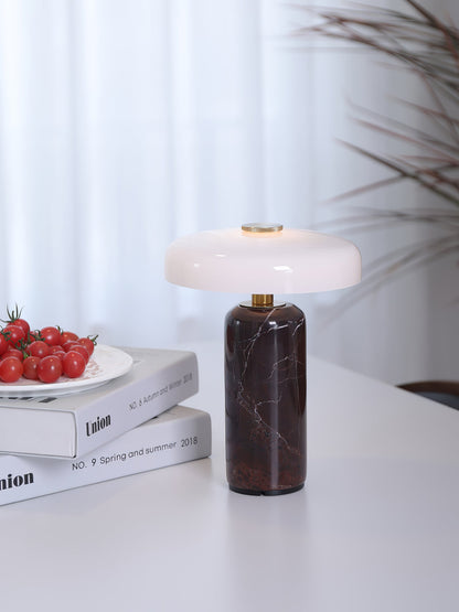 Lampe de table en marbre art déco Vestara