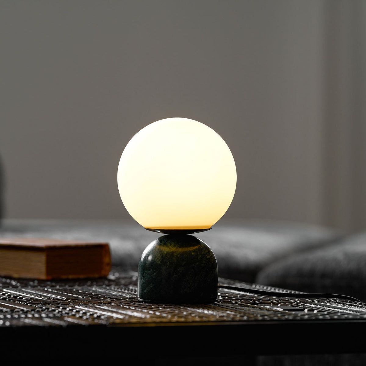 Lampe de table minimaliste en marbre Ulvane