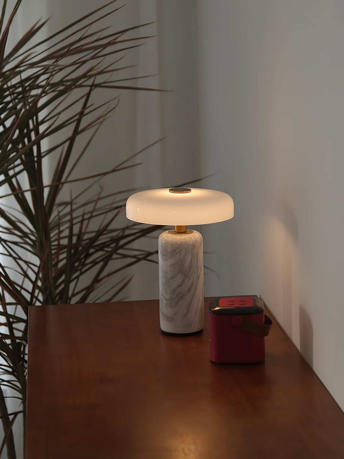 Lampe de table en marbre art déco Vestara