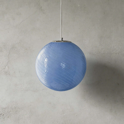 Suspension en forme de globe en verre torsadé