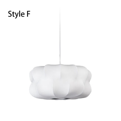 Suspension en tissu de soie plissé