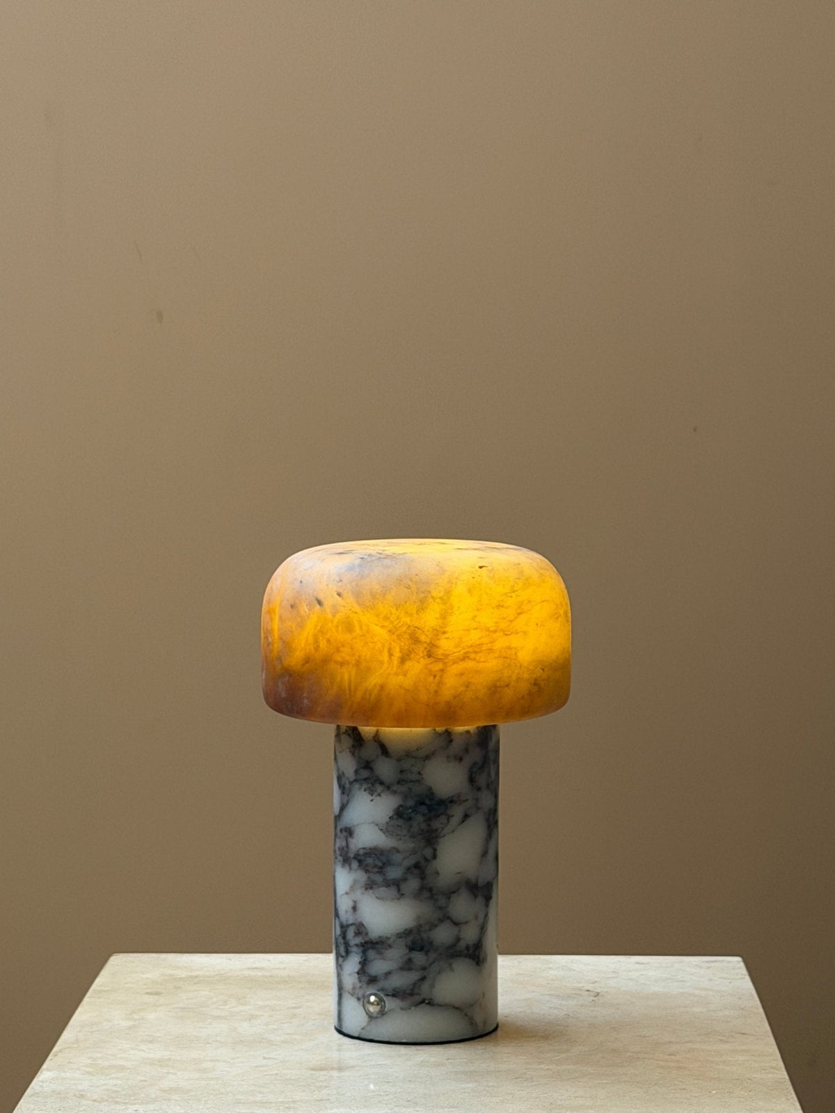 Lampe de table Wabi-Sabi en travertin Brenvale