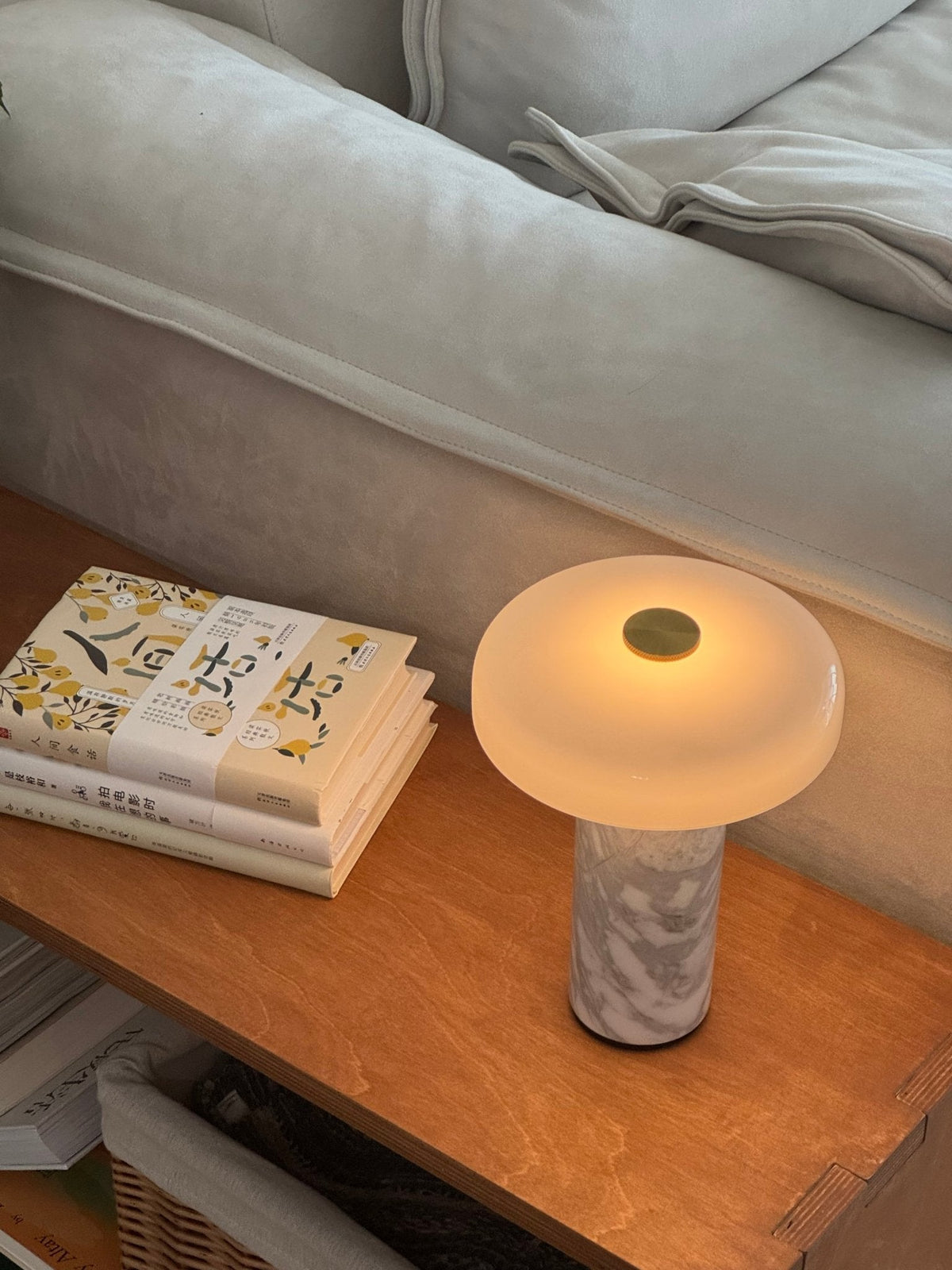 Lampe de table en marbre art déco Vestara