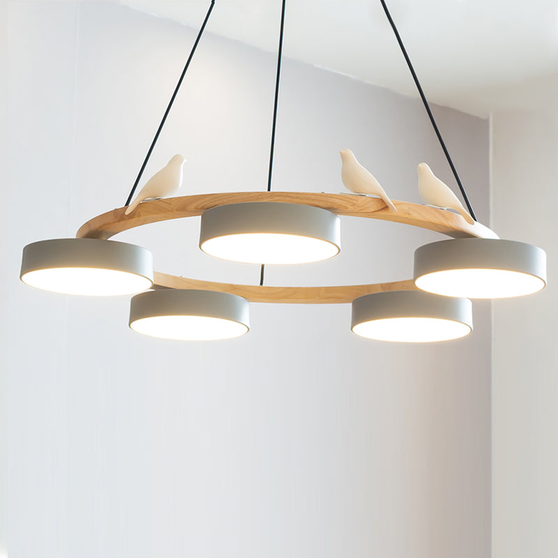 Lustre rond en bois avec oiseaux