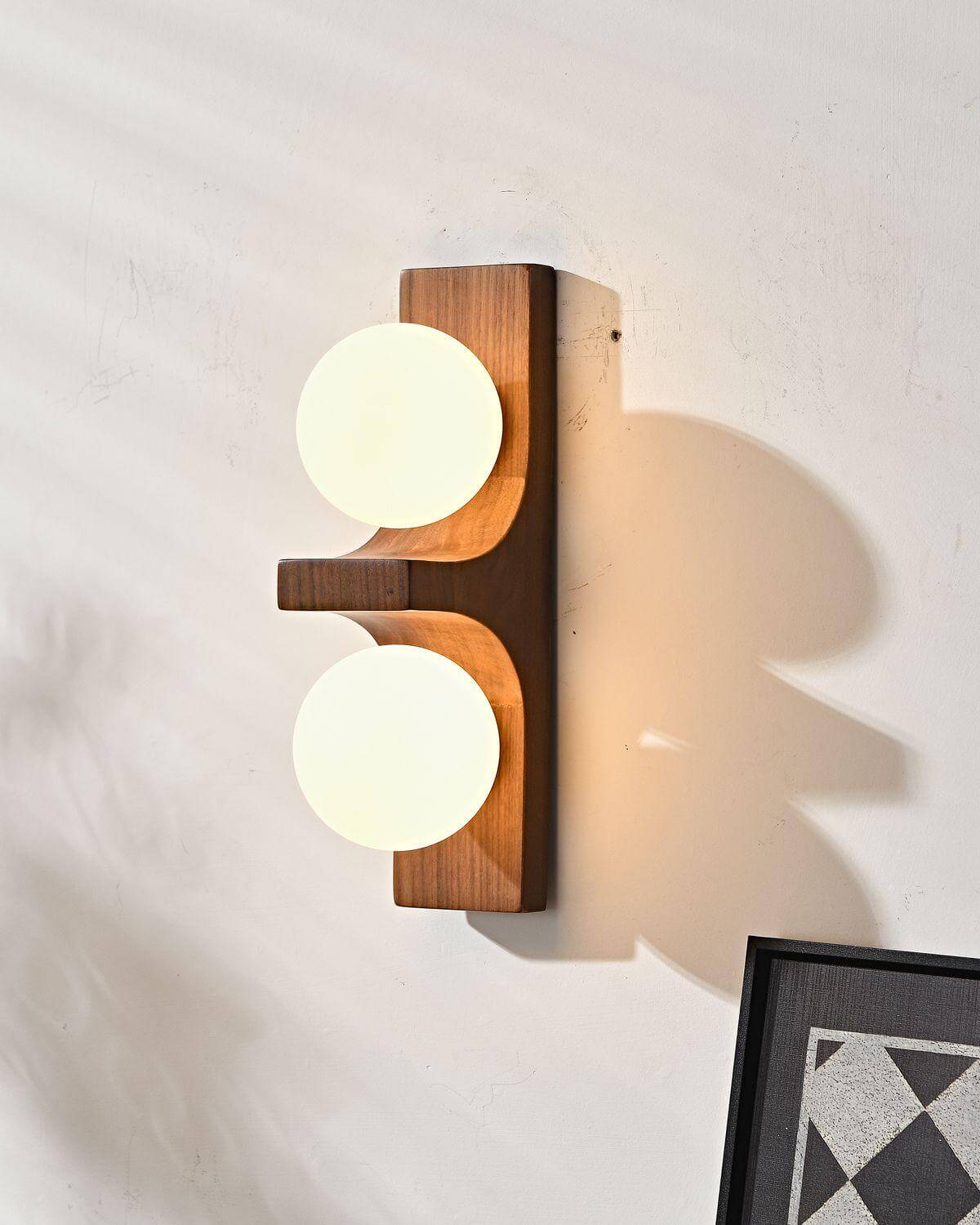 Applique murale double globe en bois