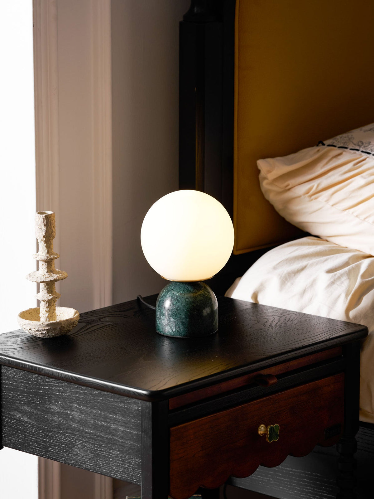 Lampe de table minimaliste en marbre Ulvane