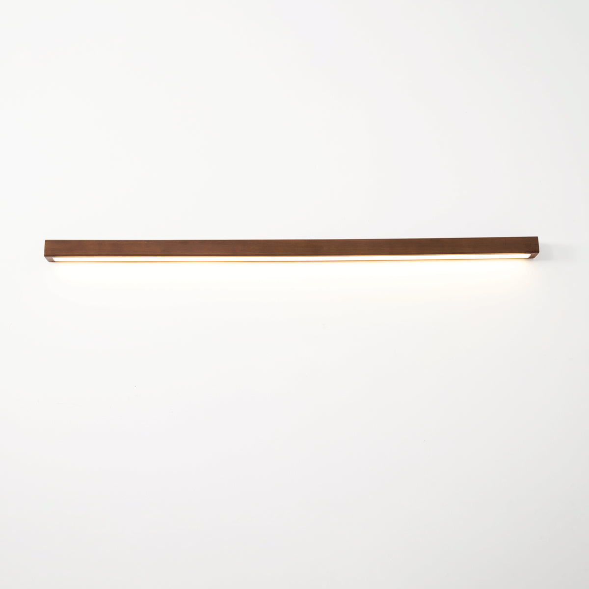 Applique murale linéaire fine en bois