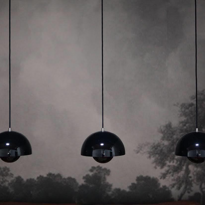 Suspension métallique à deux dômes