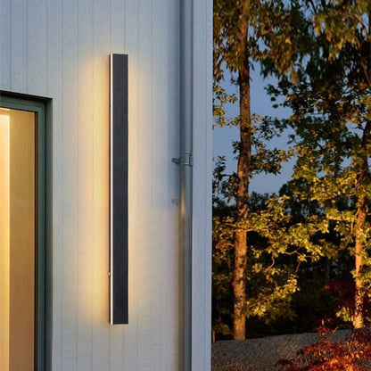 Applique murale extérieure Veldrin minimaliste et fine en métal noir