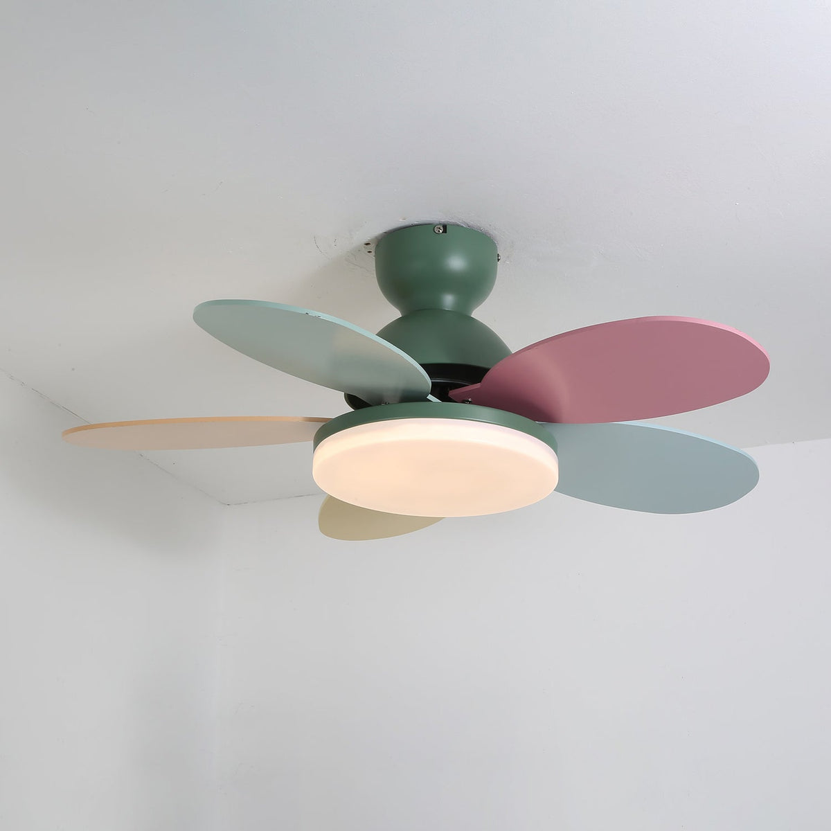 Ventilateur de plafond en bois à pales en forme de fleur