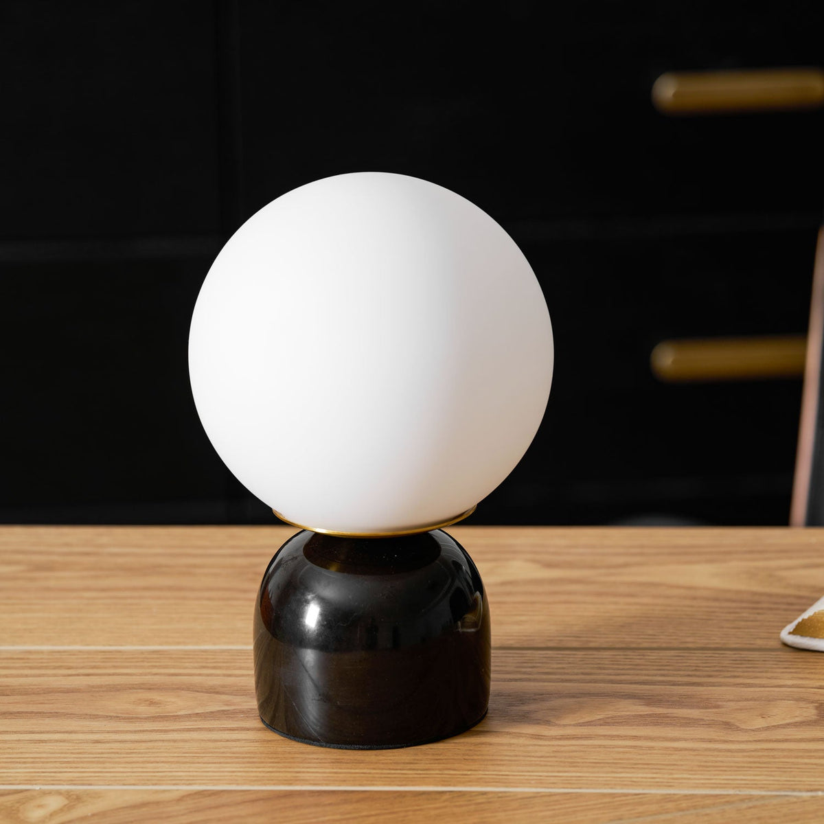 Lampe de table minimaliste en marbre Ulvane