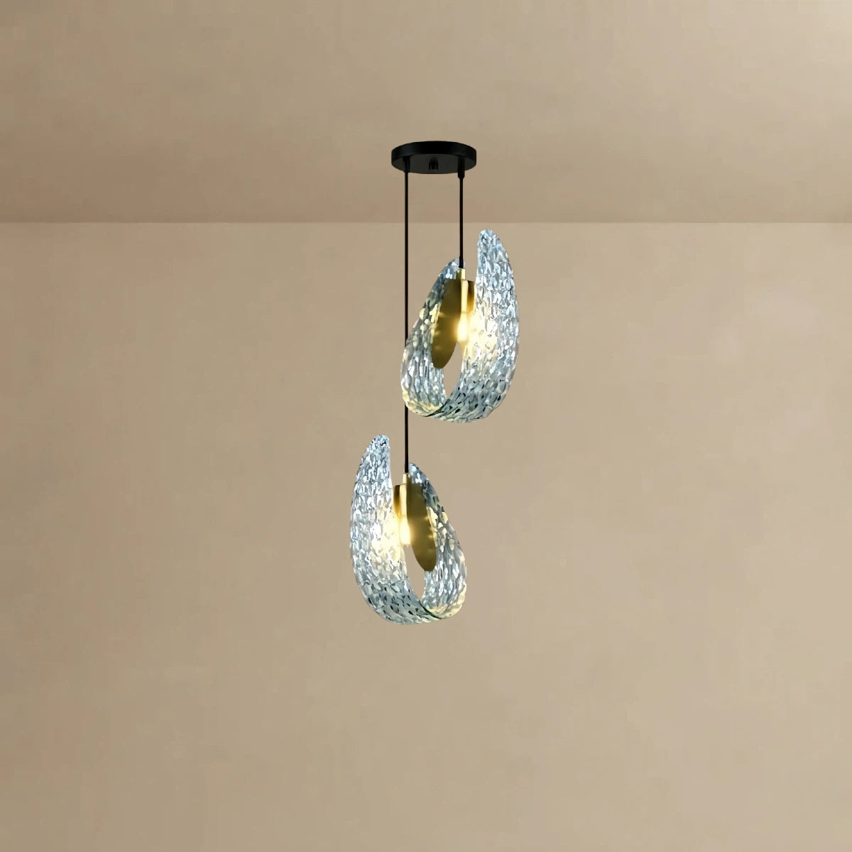 Lustre en verre à plumes de paon