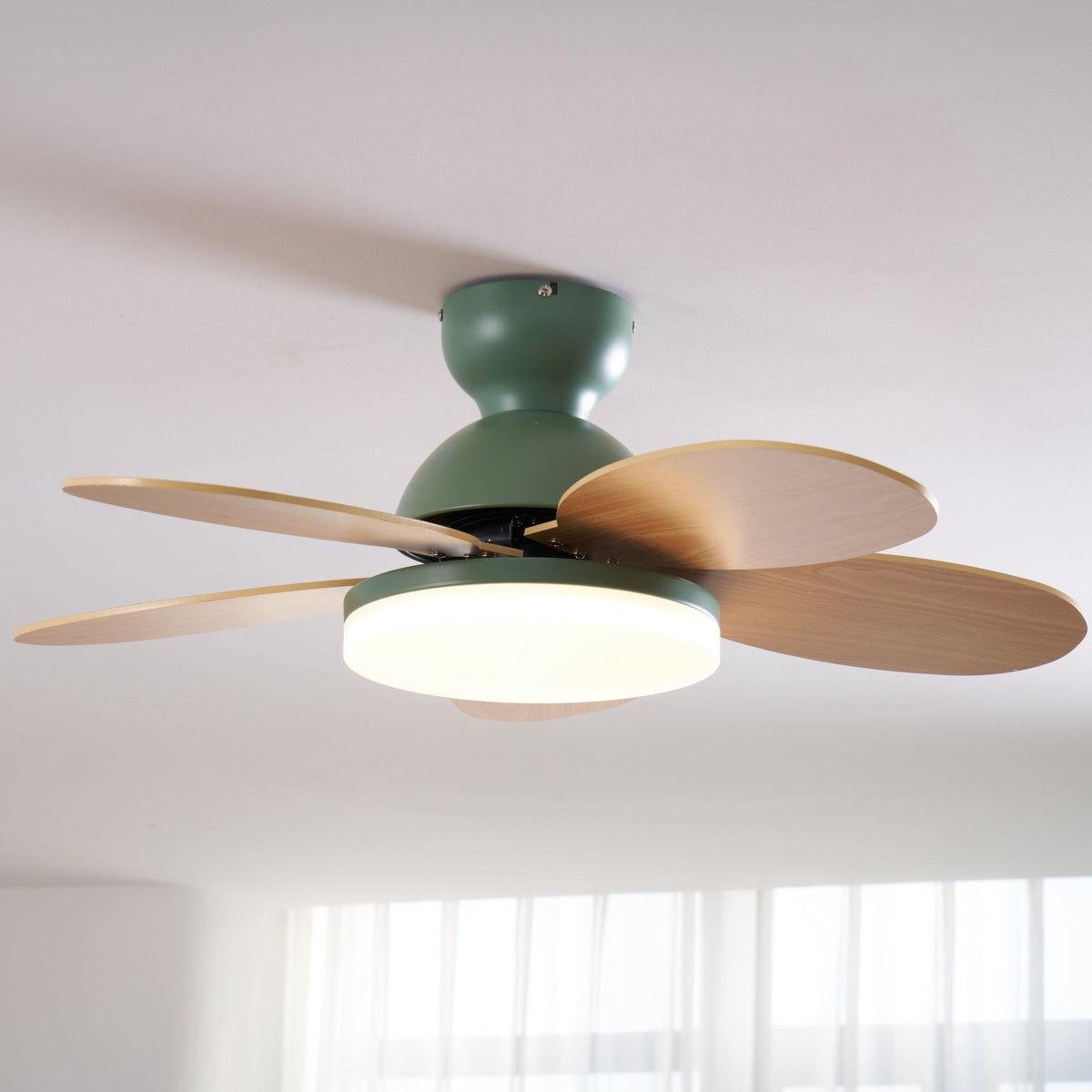 Ventilateur de plafond en bois à pales en forme de fleur