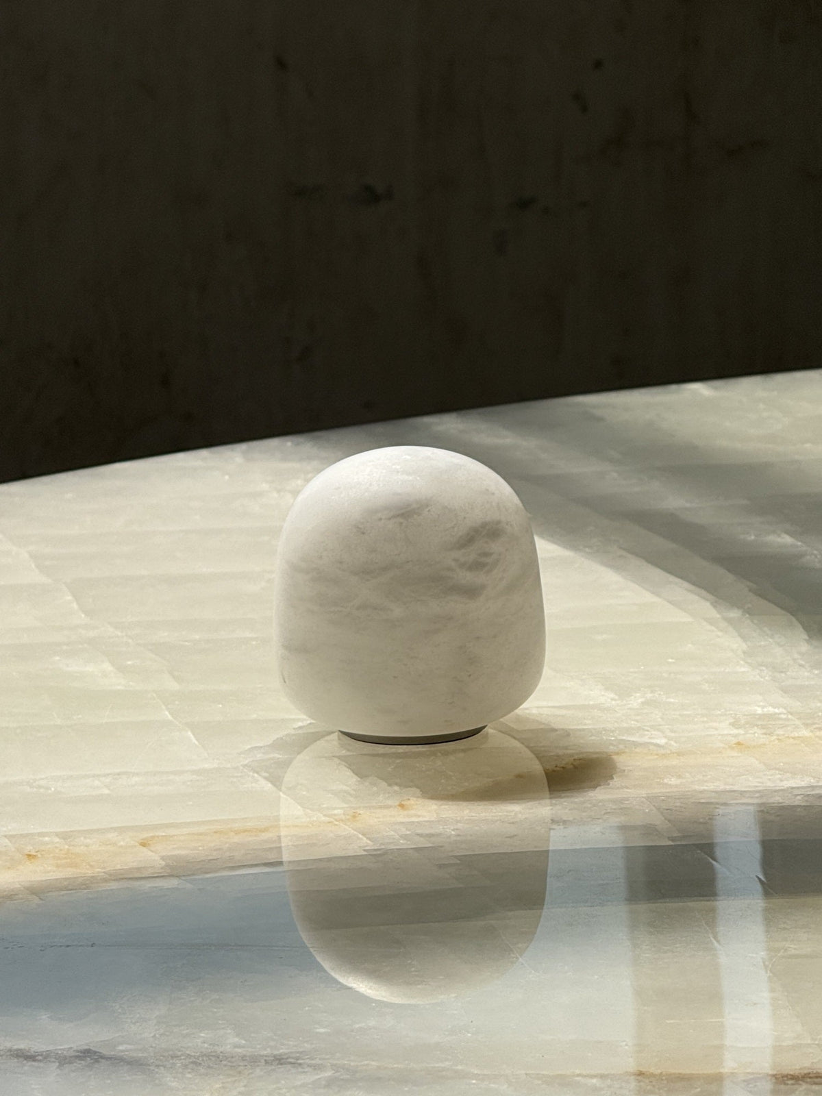 Lampe de table minimaliste en albâtre Alvane