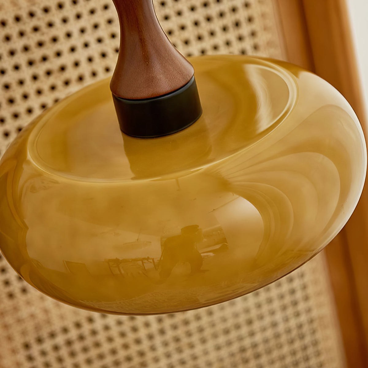 Suspension à brancher en verre ambré