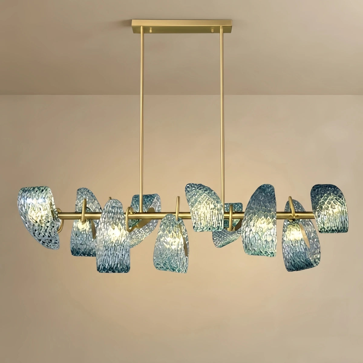 Lustre en verre à plumes de paon