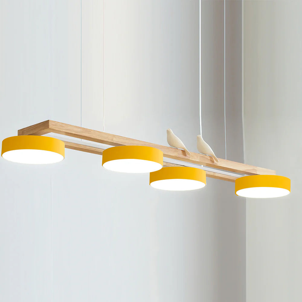 Lustre en bois linéaire avec motif d’oiseaux