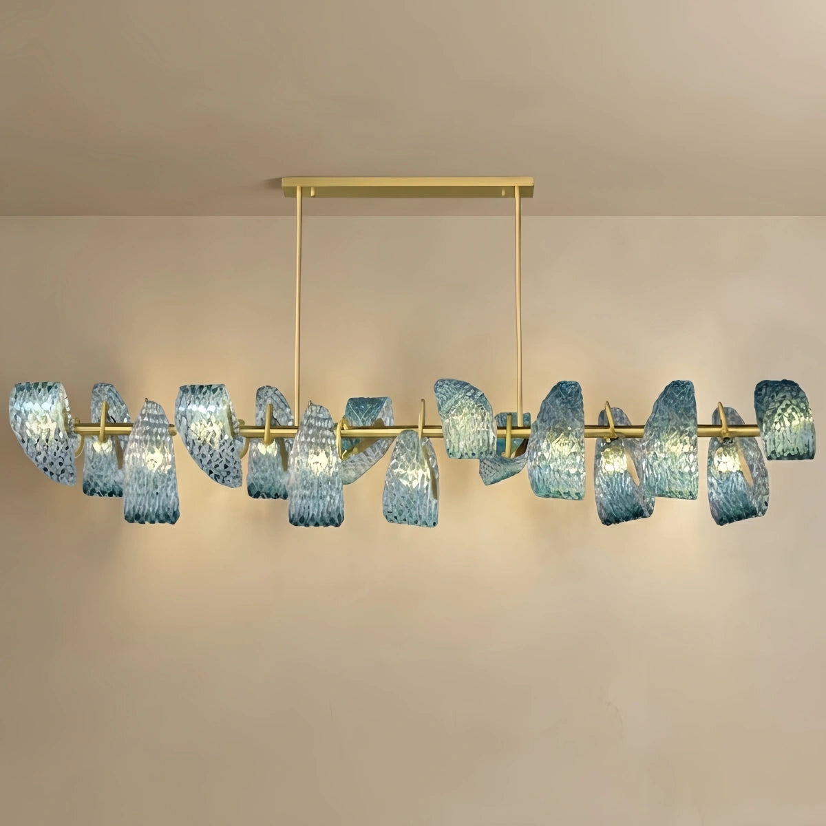 Lustre en verre à plumes de paon