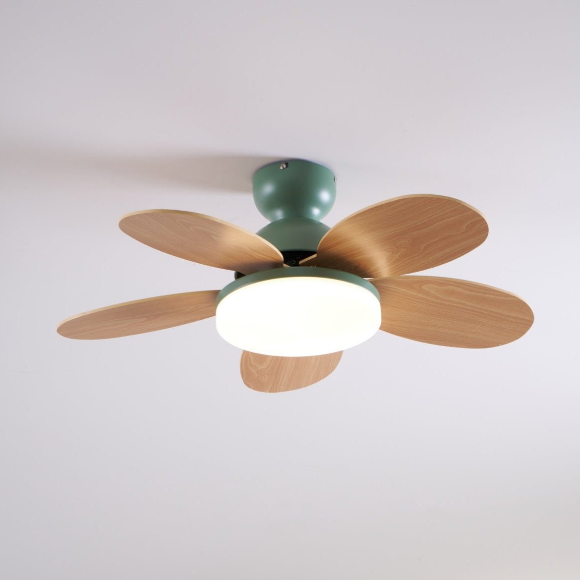 Ventilateur de plafond en bois à pales en forme de fleur